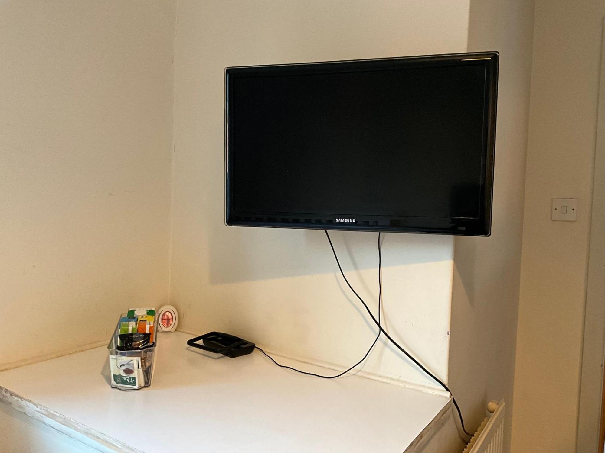 Comfy, Cosy Small Double With Wi-Fi Earley Εξωτερικό φωτογραφία