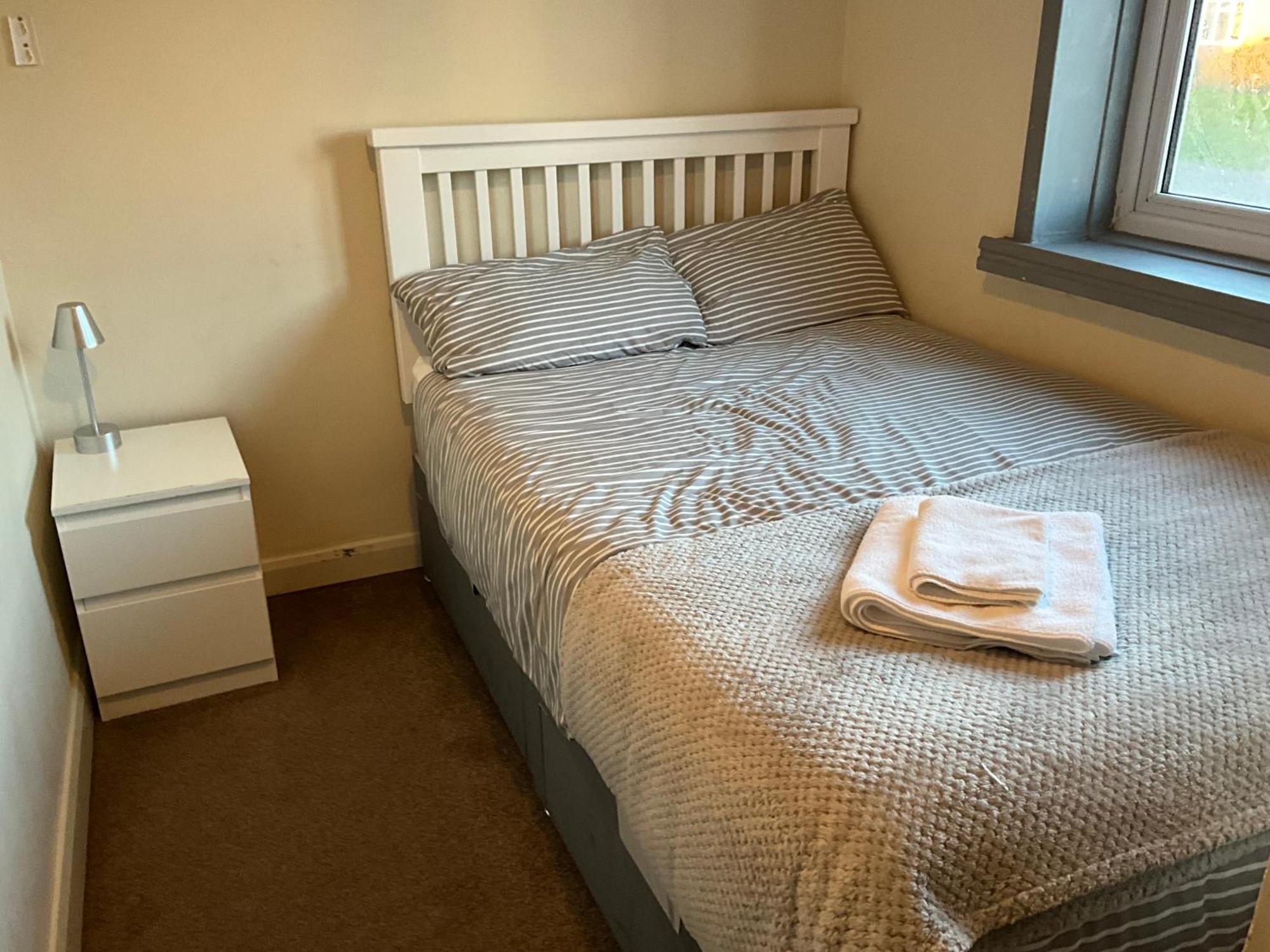 Comfy, Cosy Small Double With Wi-Fi Earley Εξωτερικό φωτογραφία